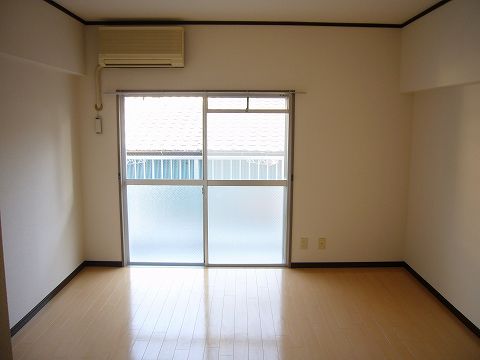 Kitchen. It is air-conditioned.