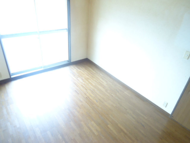 Living and room. Yumi to net Kasuya shop