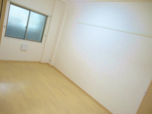 Living and room. Bright have windows