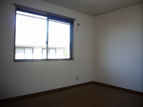 Other room space. Bright Western-style !!