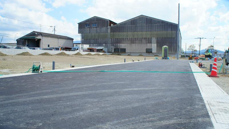 Local photos, including front road. Local (10 May 2013) Shooting