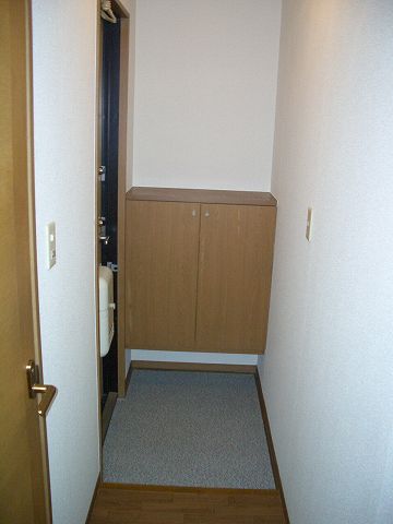 Entrance. Initial cost split negotiable.