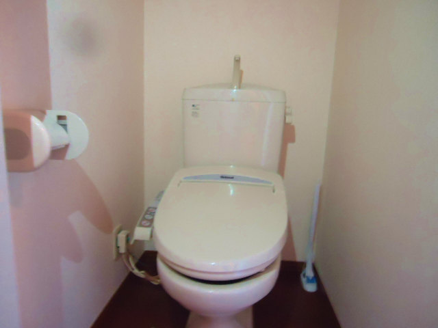 Other room space. Beautiful restroom