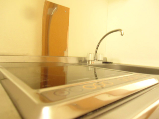 Kitchen. It is with a two-burner IH heater