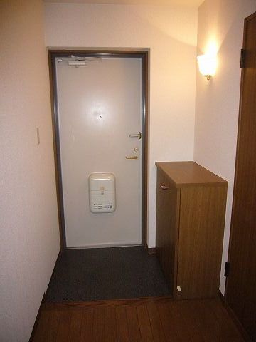 Entrance. Chōjabaru Station just around the corner. Pat surrounding environment. 