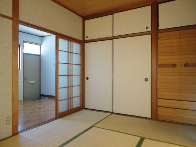 Living and room. 6 Pledge of Japanese-style room