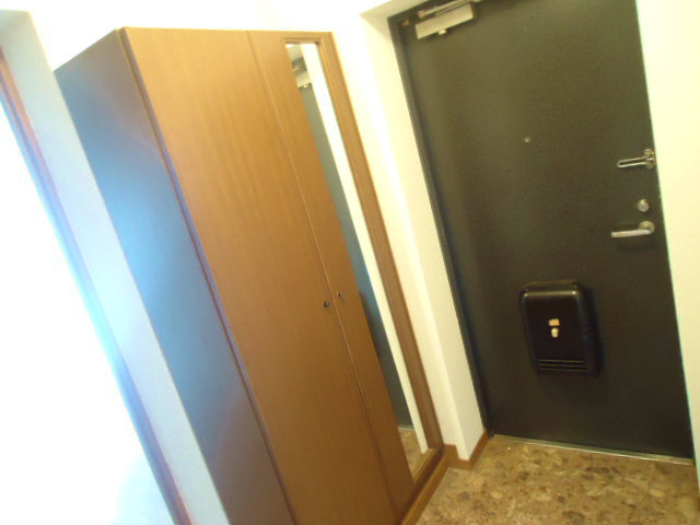 Other room space. There are shoes BOX