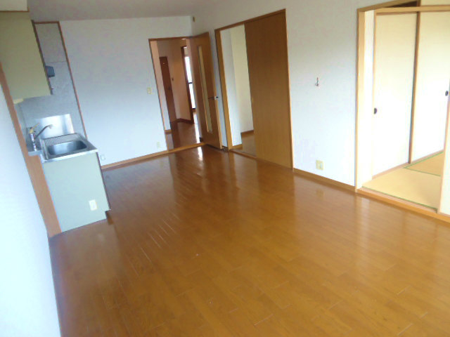 Living and room. Spacious is living