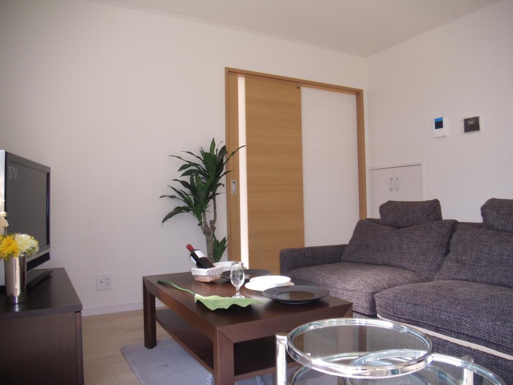 Same specifications photos (living)