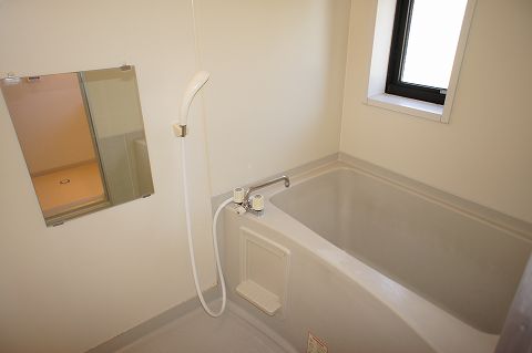 Bath. Water around is also widely clean.