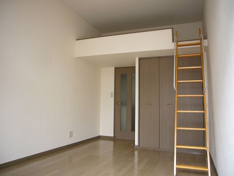 Kitchen. Convenient loft with!