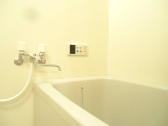 Bath. High temperature difference Yushiki bus