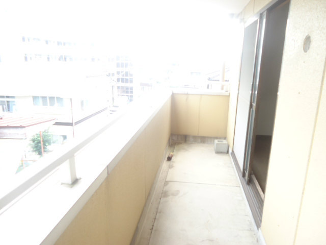 Other room space. Jose and laundry