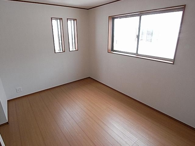 Non-living room. Same specifications Photos