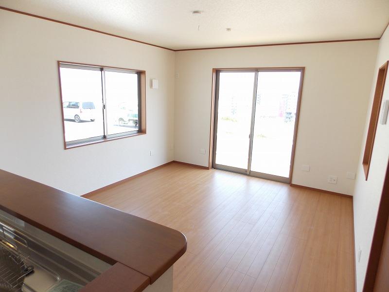 Living. Since the face-to-face is the kitchen More, It is a conversation with his wife in the cooking, Communication The new model of the family ◆ It becomes the same specification photo ◆