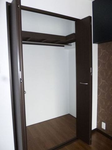 Other room space. closet