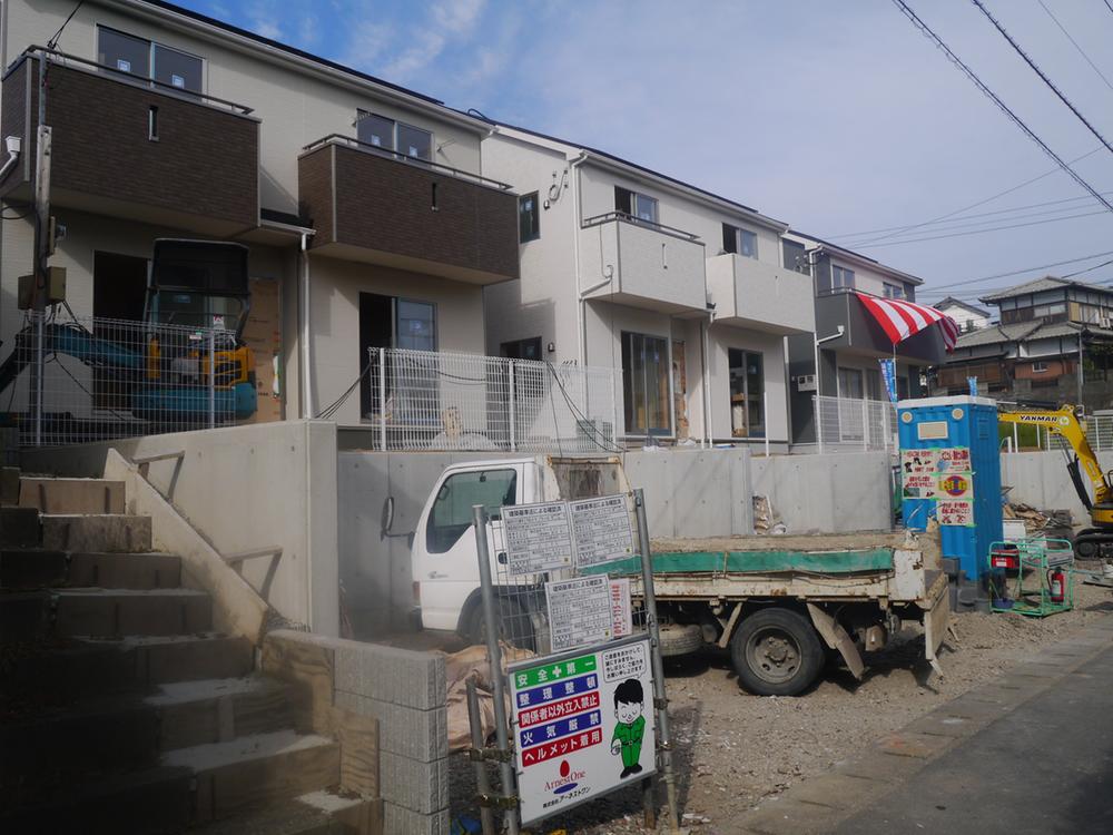 Local appearance photo. Local (10 May 2013) Shooting