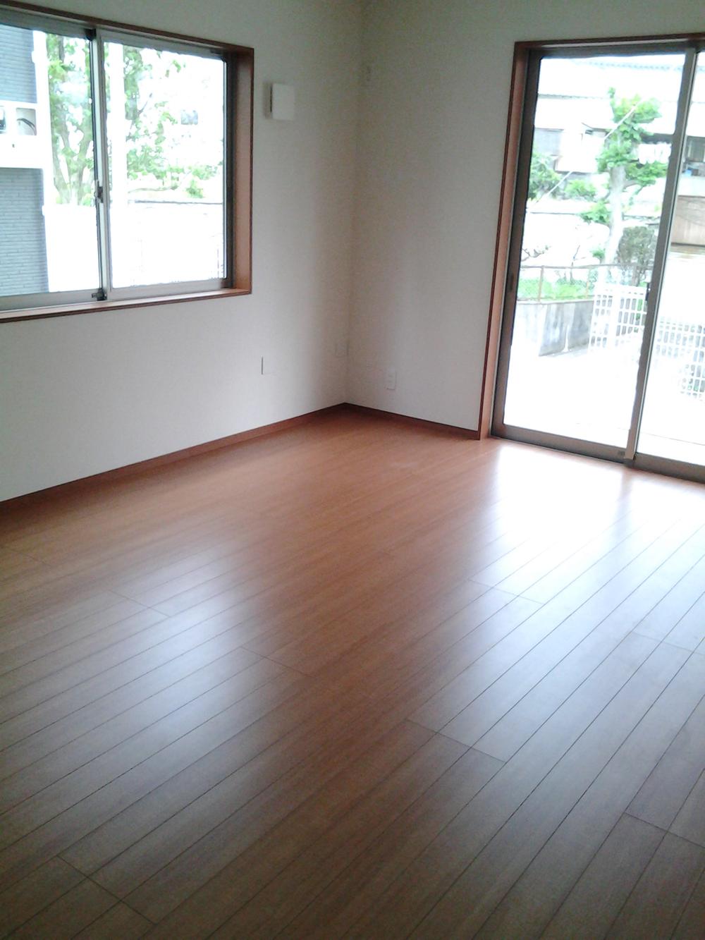 Living. Living (November 2013) Shooting