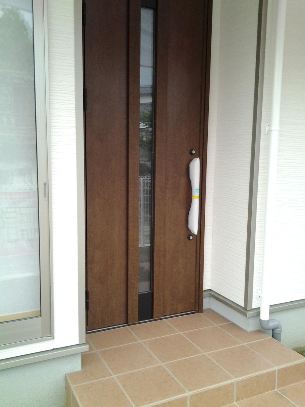 Entrance. Entrance (November 2013) Shooting