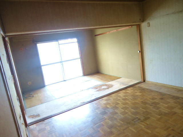 Living and room. Bright