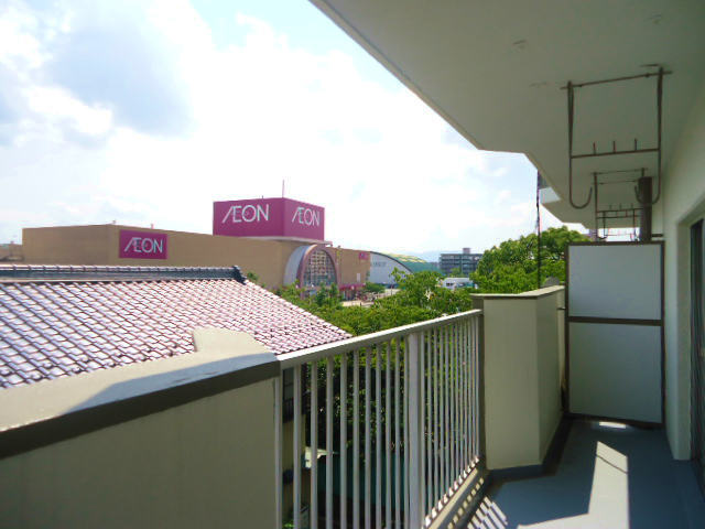 Other room space. Before the ion Fukuoka east shop eyes