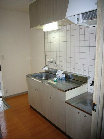 Entrance. Two-burner stove is installed Allowed. 