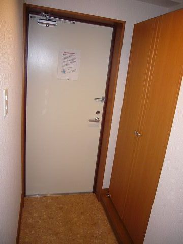 Entrance. Spacious entrance ☆ 