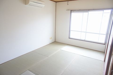 Living and room. It is air-conditioned.