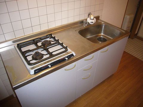 Kitchen. Sink spread !!