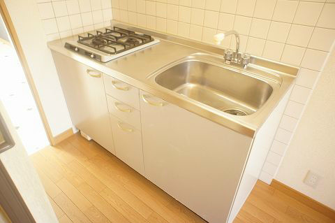 Kitchen. 2-neck is equipped with gas stove.