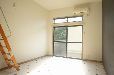 Other room space. Bright room.