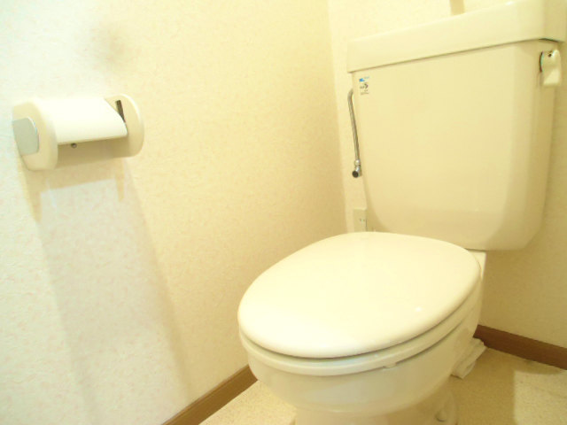 Other room space. Beautiful restroom