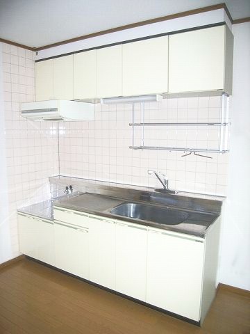 Living and room. Two-burner stove is installed Allowed.