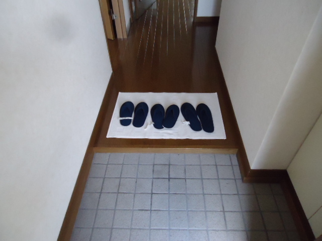 Entrance. Image interior