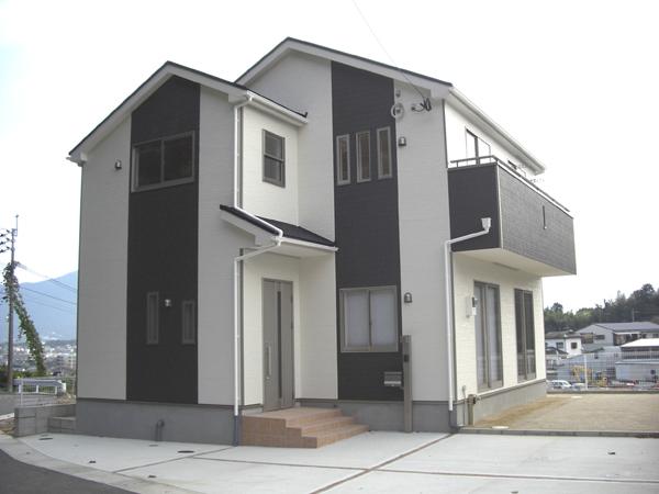 Local appearance photo. Local (11 May 2013) Shooting