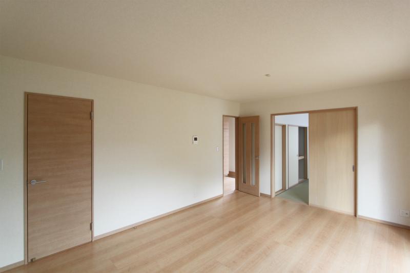 Living.  ※ The photograph is a property of the same manufacturer and construction.