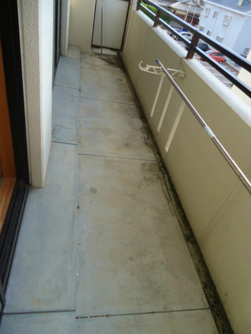 Other room space. Balcony is wide