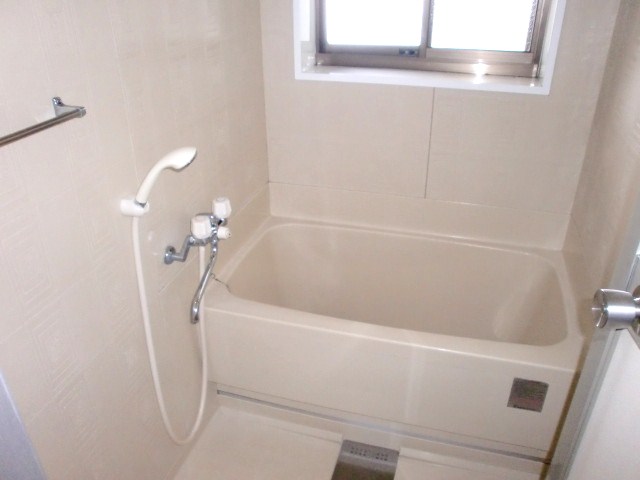 Bath. To effortlessly ventilation in the window also the bath ☆ 