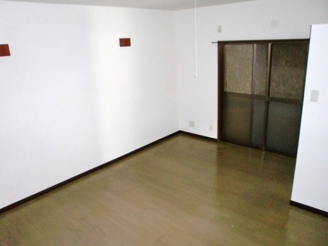 Other room space. Also it comes with indirect lighting ~