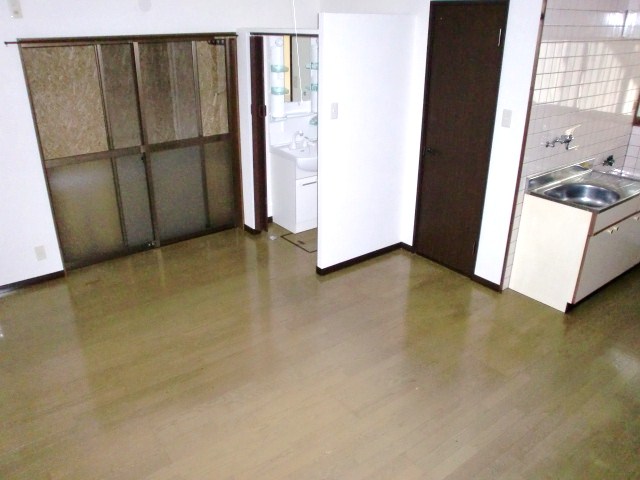 Living and room. Wide 10 Pledge of Western-style is attractive