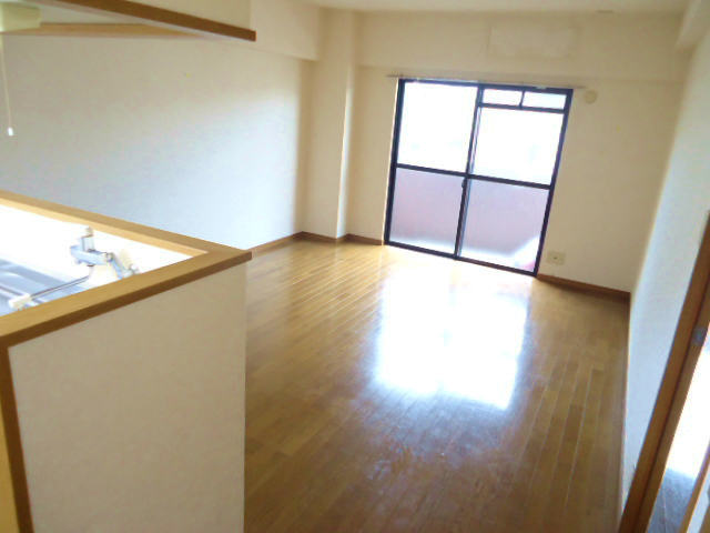 Living and room. Yumi to net Kasuya shop