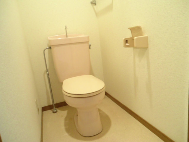 Other room space. Restroom is beautiful