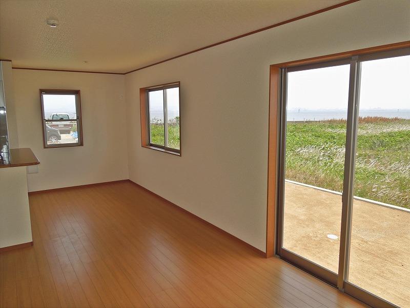 Same specifications photos (living)