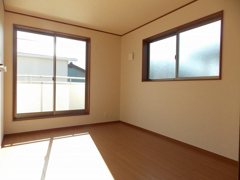 Same specifications photos (Other introspection)