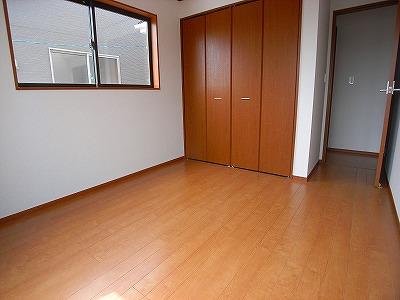 Non-living room. The photograph is a property of the same manufacturer and construction