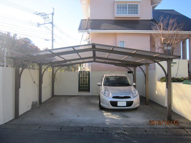 Other Equipment. There are two cars parking with a car port (* ^ _ ^ *)