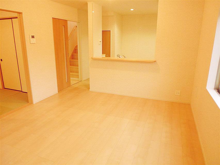 Living. Bright and wide over have living