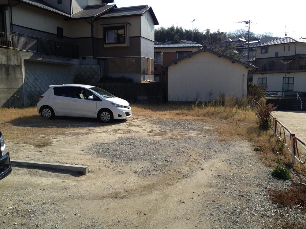 Local photos, including front road. Local (January 2014) Shooting