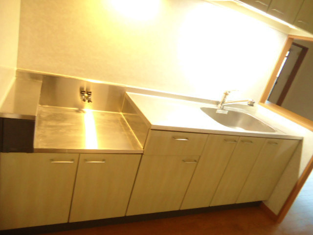 Kitchen. Spacious kitchen