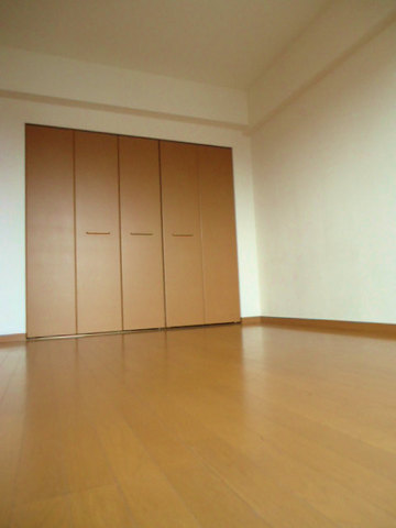 Living and room. Storage lot